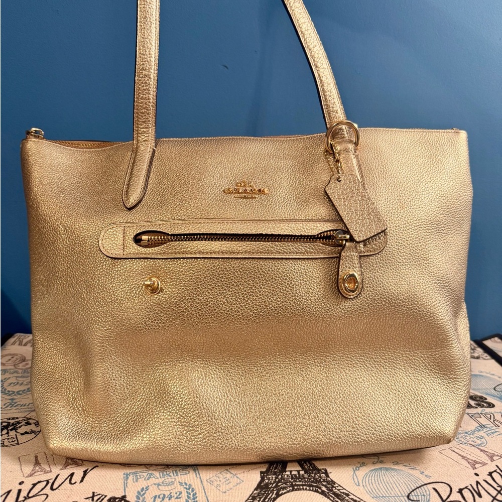 Coach Crème Gold Shoulder Bag